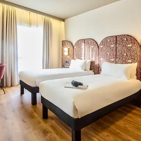 Ibis Styles Madrid Centro Maravillas Esterno foto